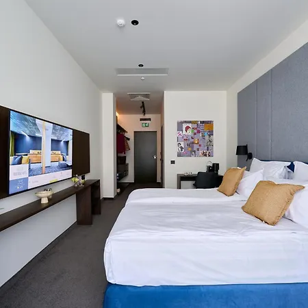 Adella Boutique Hotel - Free Secured Parking-3